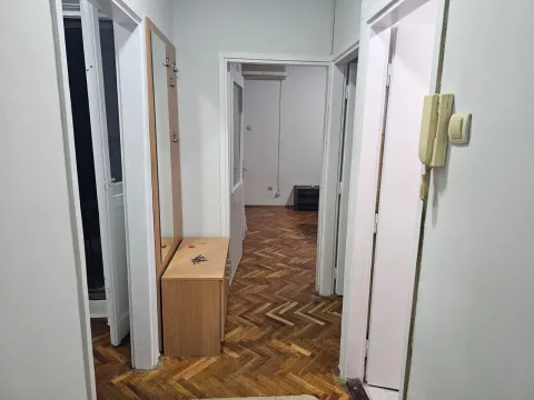 Izdavanje, dvosoban stan, 72m², Tuški Put, Podgorica - image 10