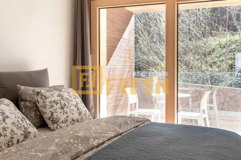 Prodaja, četvorosoban stan, 253m², Kotor, Crna Gora