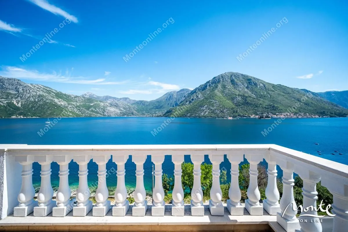Prodaja, dvosoban stan, 92m², Kostanjica, Kotor