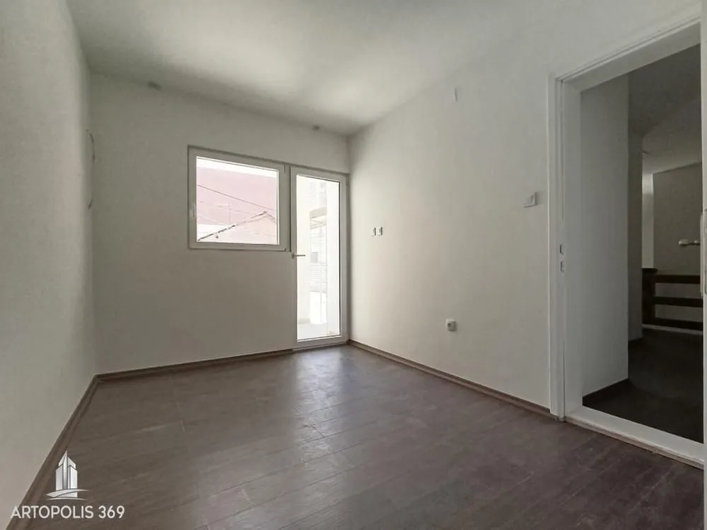 Prodaja, četvorosoban stan, 87m², Zemun Sve Podlokacije, Beograd