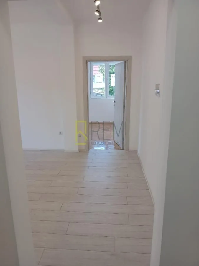 Rent, office space, 61m², Centar, Podgorica