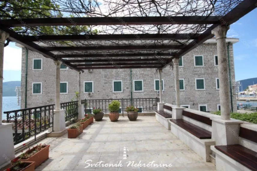 Prodaja, petosoban stan, 230m², Meljine, Herceg Novi
