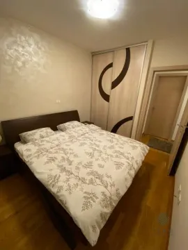 Rent, three bedroom apartment, 120m², City Kvart, Podgorica - image 8
