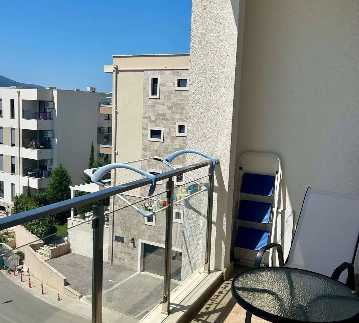 Izdavanje, dvosoban stan, 51m², Kava, Tivat