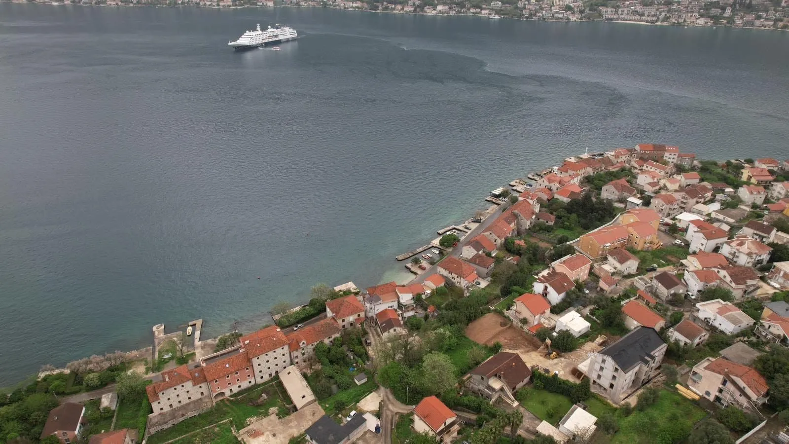 Prodaja, plac, 585m², Prčanj, Kotor