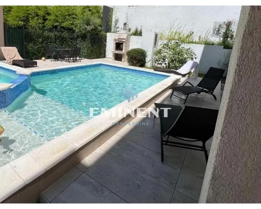 Sale, four bedroom apartment, 120m², Savski Venac, Beograd