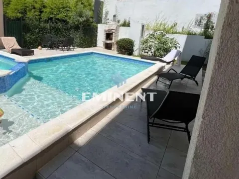 Sale, four bedroom apartment, 120m², Savski Venac, Beograd - image 21