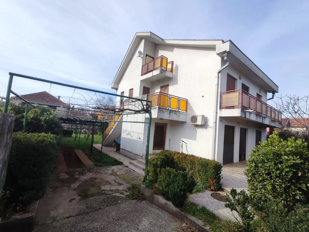 Izdavanje, kuća, 200m², Zagorič, Podgorica