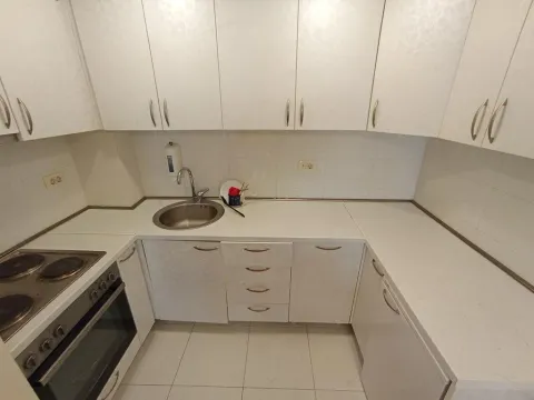 Izdavanje, jednosoban stan, 48m², City Kvart, Podgorica - image 10