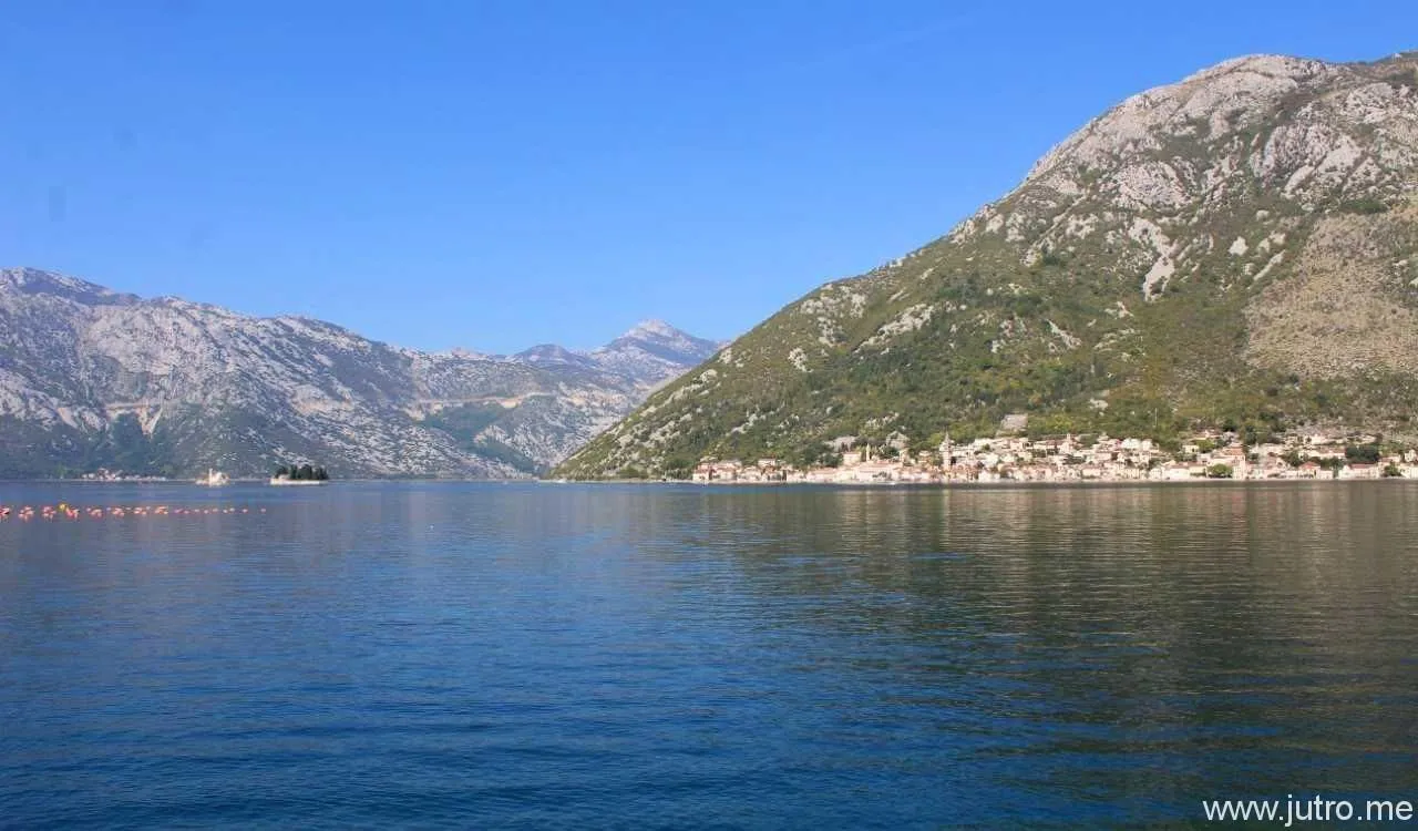 Prodaja, kuća, 230m², Prčanj, Kotor
