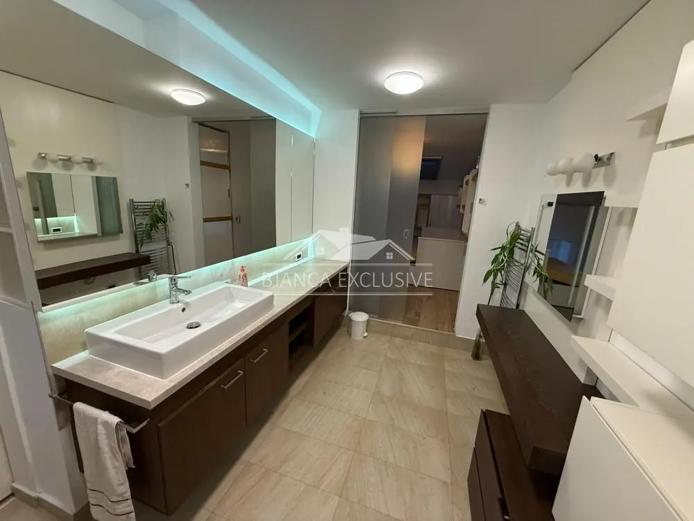 Prodaja, trosoban stan, 165m², Novi Beograd Sve Podlokacije, Beograd