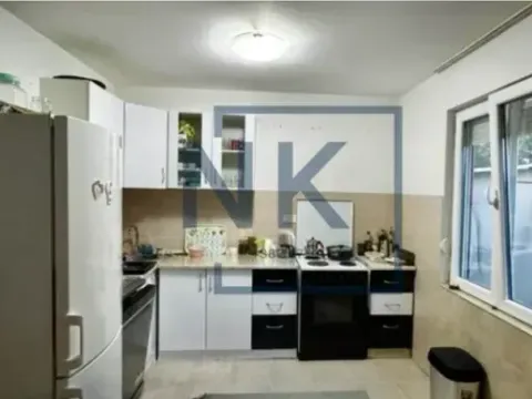 Izdavanje, kuća, 100m², Beri, Podgorica - image 4