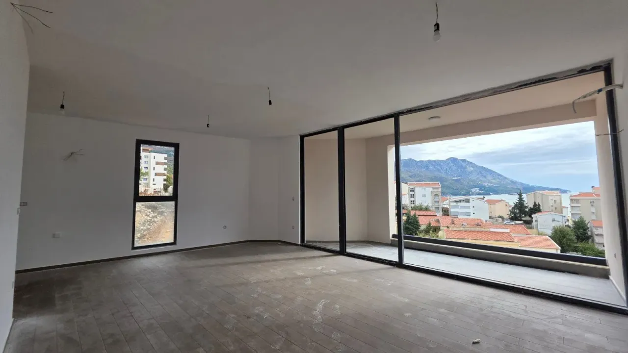 Sale, two bedroom apartment, 105m², Bečići, Budva