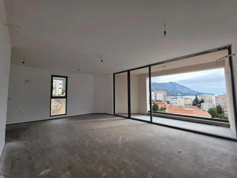 Prodaja, dvosoban stan, 105m², Bečići, Budva - image 1