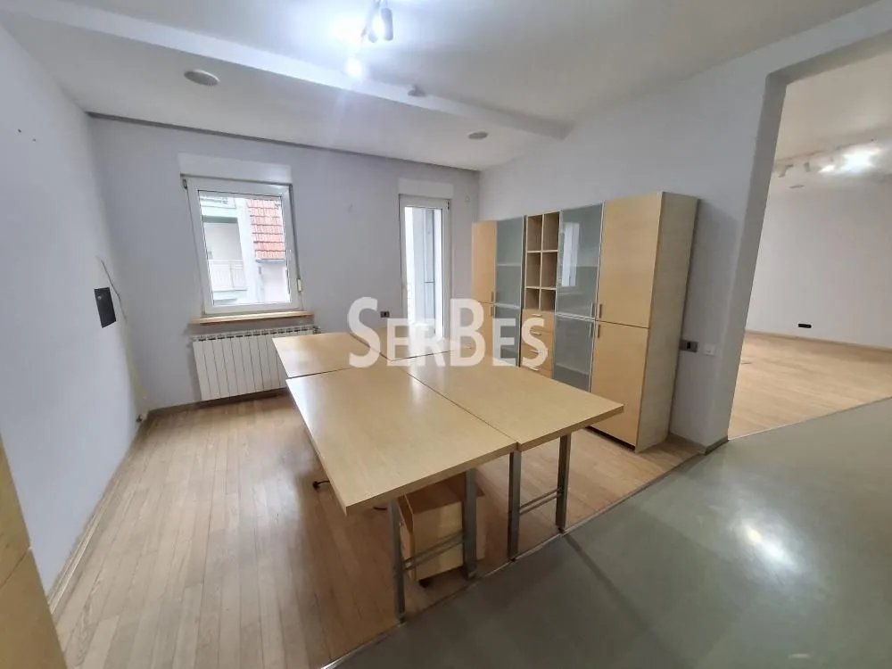 Rent, office space, 254m², Bulevar Oslobodjenja, Novi Sad Sve Podlokacije