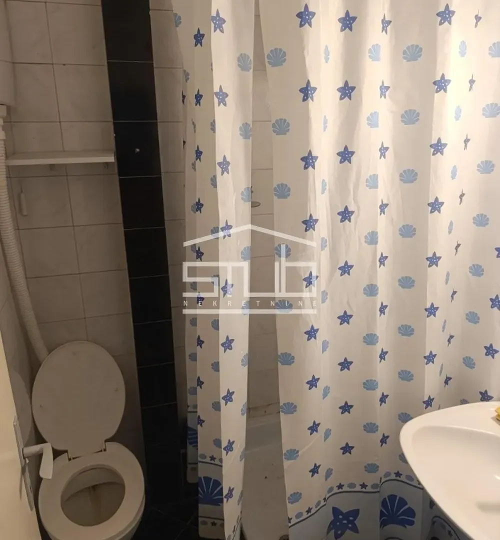 Izdavanje, kuća, 200m², Filmski Grad, Beograd