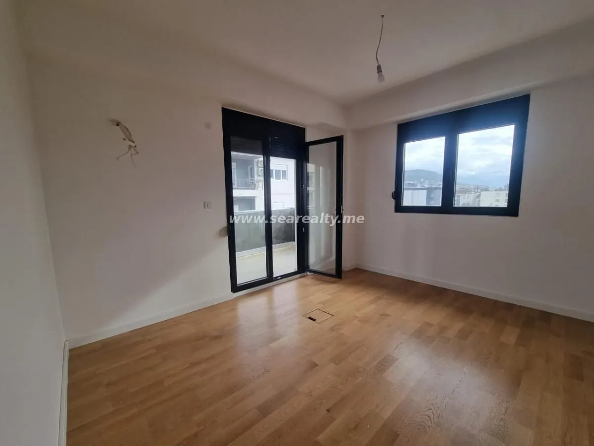 Prodaja, dvosoban stan, 67m², Tivat, Crna Gora