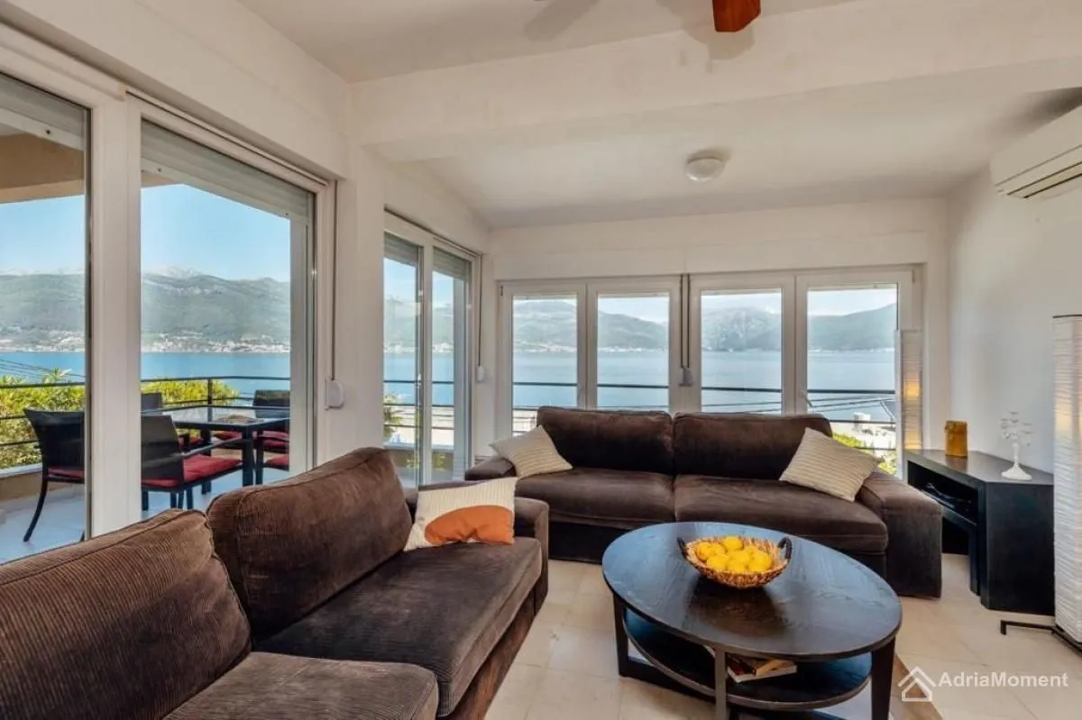 Prodaja, kuća, 240m², Krašići, Tivat