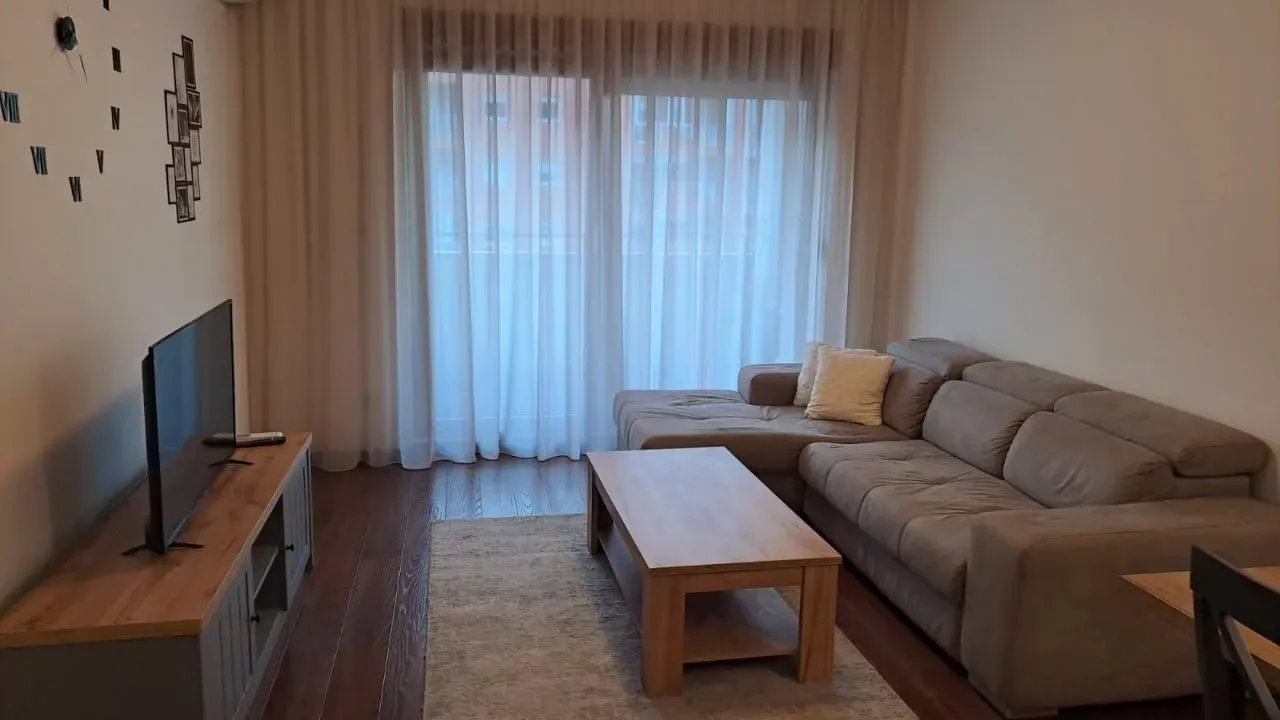 Izdavanje, jednosoban stan, 50m², Master Kvart, Podgorica