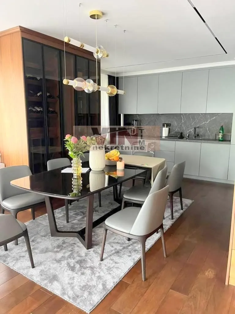 Sale, four bedroom apartment, 148m², Stari Grad, Beograd