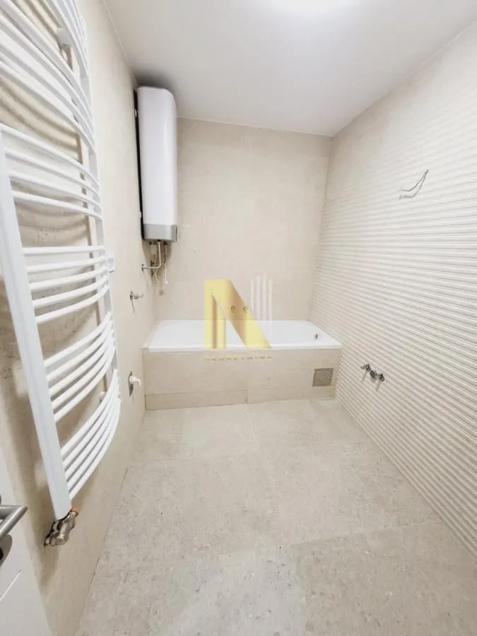 Prodaja, četvorosoban stan, 170m², Grbavica, Novi Sad Sve Podlokacije