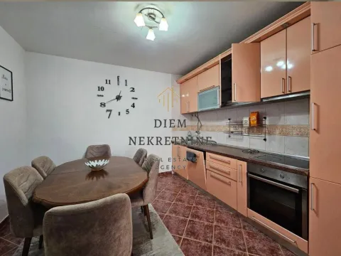 Izdavanje, jednosoban stan, 55m², Centar, Bar - image 1