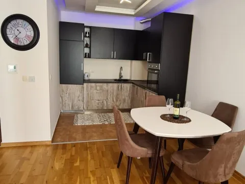 Izdavanje, jednosoban stan, 50m², Budva, Crna Gora - image 15