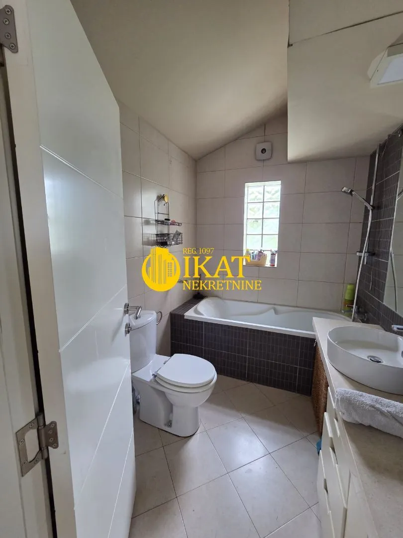 Sale, three bedroom apartment, 78m², Neimar, Vračar Sve Podlokacije