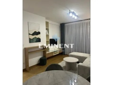 Izdavanje, trosoban stan, 64m², Lion, Zvezdara Sve Podlokacije