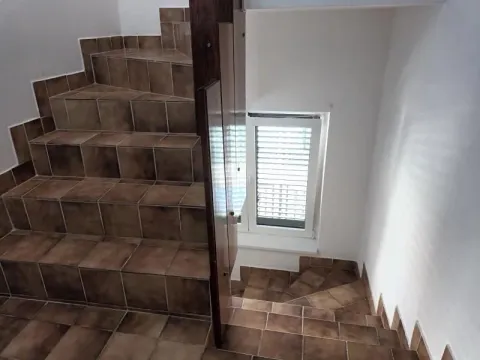 Izdavanje, kuća, 180m², Savski Venac, Beograd - image 7