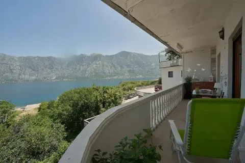 Prodaja, trosoban stan, 72m², Prčanj, Kotor - image 15