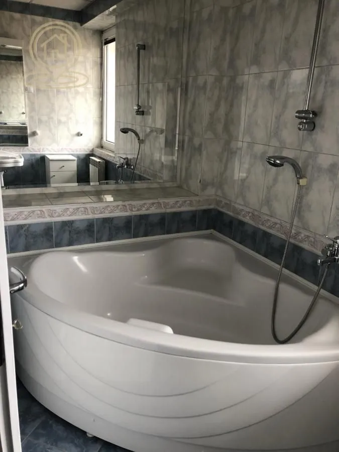 Rent, four bedroom apartment, 144m², Neimar, Vračar Sve Podlokacije
