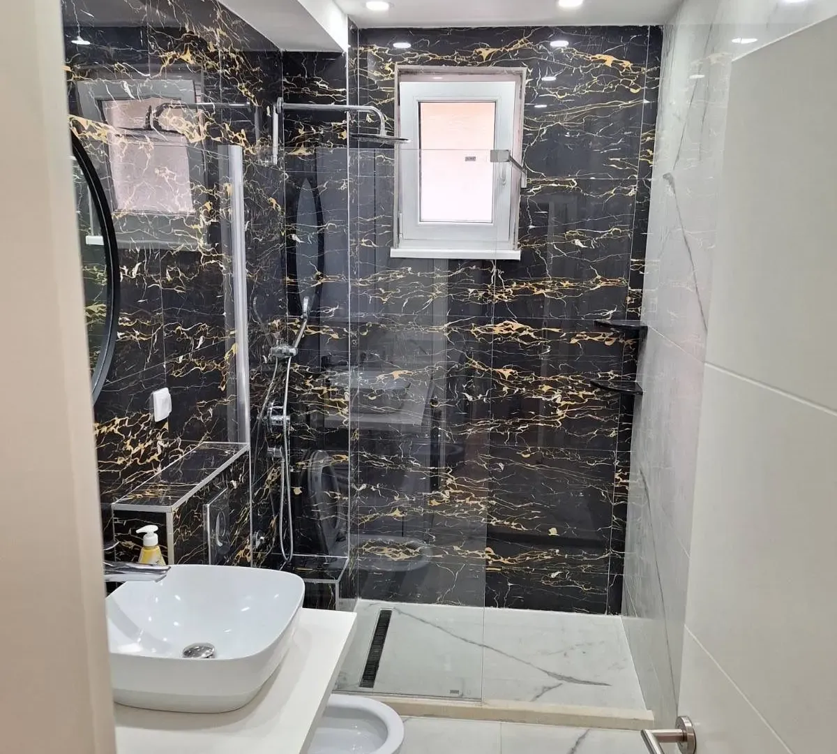 Izdavanje, jednosoban stan, 45m², Pod Kuk, Tivat