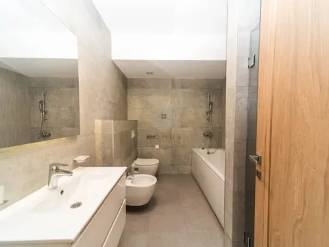 Izdavanje, četvorosoban stan, 127m², Master Kvart, Podgorica - image 7