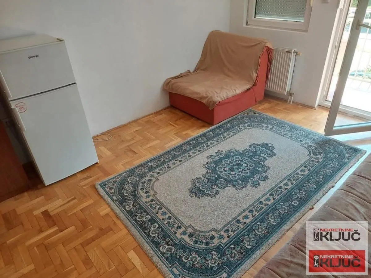 Izdavanje, garsonjera, 30m², Sajmište, Novi Sad