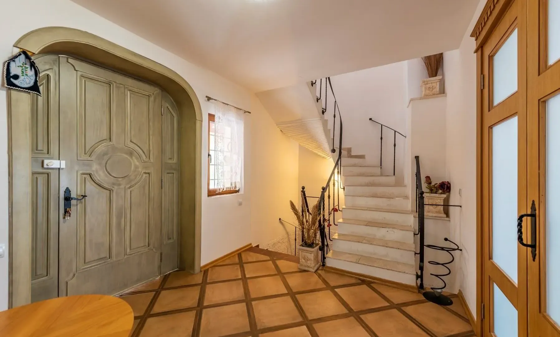 Sale, house, 650m², Kuljače, Budva