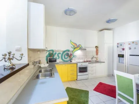 Izdavanje, trosoban stan, 120m², Gorica C, Podgorica - image 11