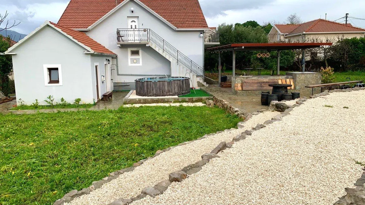 Sale, house, 250m², Radovići, Tivat