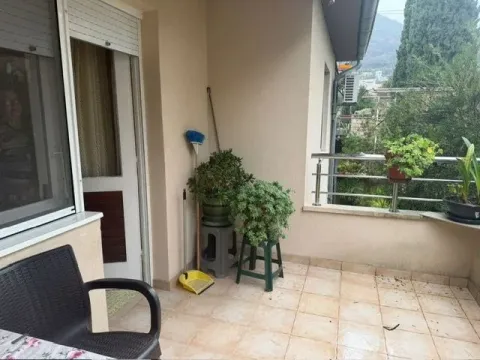 Rent, two bedroom apartment, 100m², Tripovići, Tivat - image 16