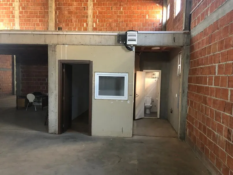Rent, office space, 720m², Čukarica, Beograd