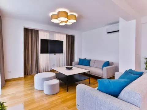 Izdavanje, trosoban stan, 115m2, Pržno, Budva Izdavanje, trosoban stan, 115m2, Pržno, Budva