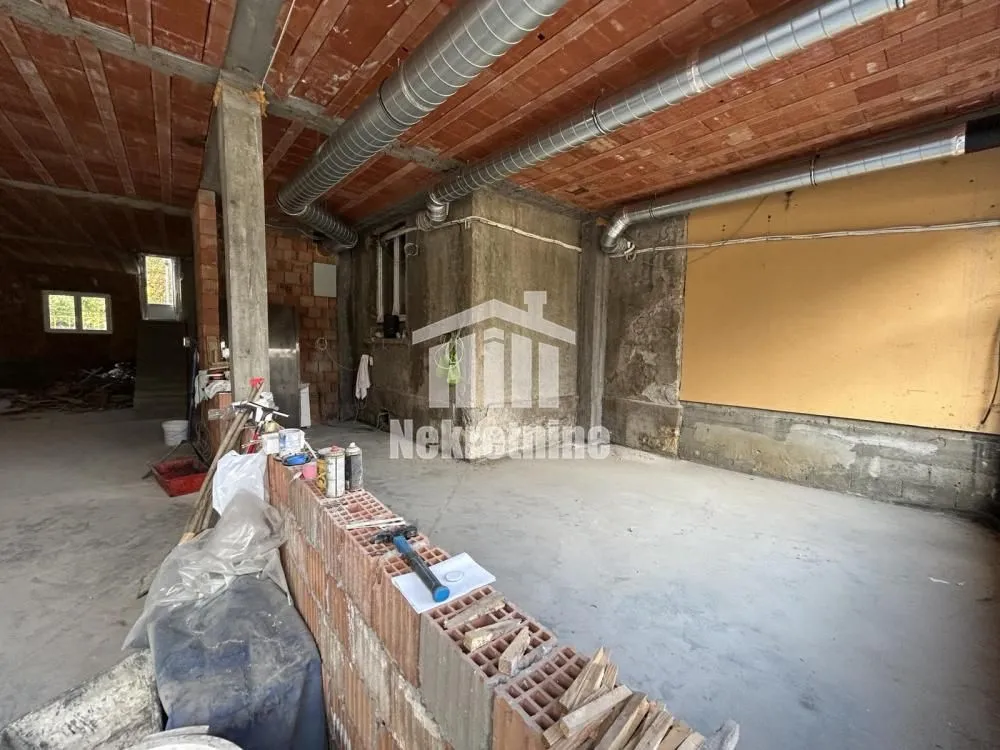 Rent, office space, 330m², Umka, Beograd