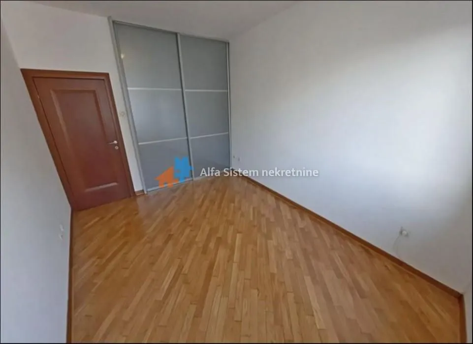 Izdavanje, stan, 172m², Vračar Sve Podlokacije, Beograd
