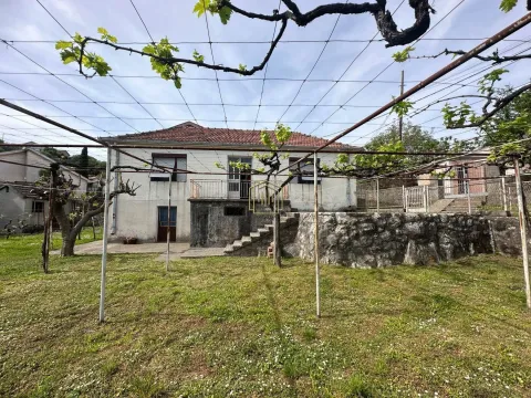 Sale, house, 95m², Momišići, Podgorica