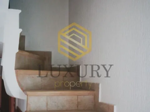 Izdavanje, kuća, 200m², Donji Kokoti, Podgorica - image 12