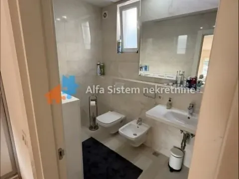Rent, four bedroom apartment, 157m², Senjak, Beograd - image 11