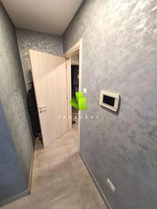 Prodaja, trosoban stan, 98m², Medijana, Niš
