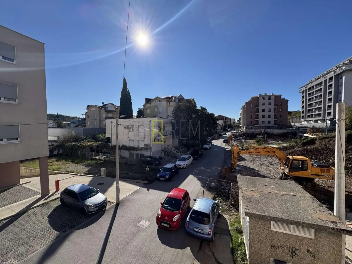 Izdavanje, jednosoban stan, 42m², Momišići, Podgorica
