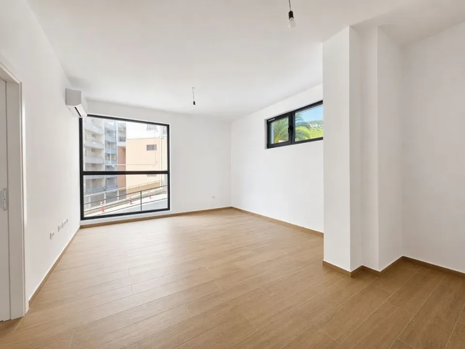 Sale, two bedroom apartment, 55m², Bečići, Budva