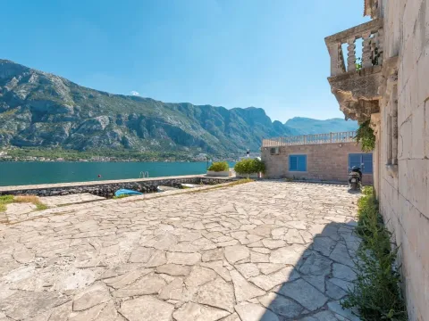 Prodaja, kuća, 608m², Prčanj, Kotor - image 7